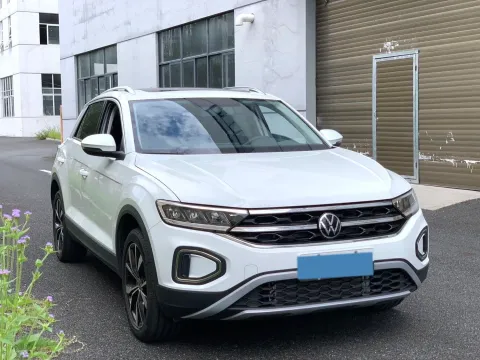 2025 Volkswagen T-Roc 1.4T 150HP L4 7DCT