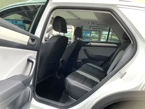 2025 Volkswagen T-Roc 1.4T 150HP L4 7DCT