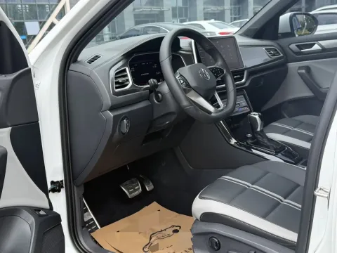2023 Volkswagen T-Roc 1.5T 160HP L4 7DCT,autocango,china used car exporter,china ev exporter,chinese used car exporter,chinese used ev exporter