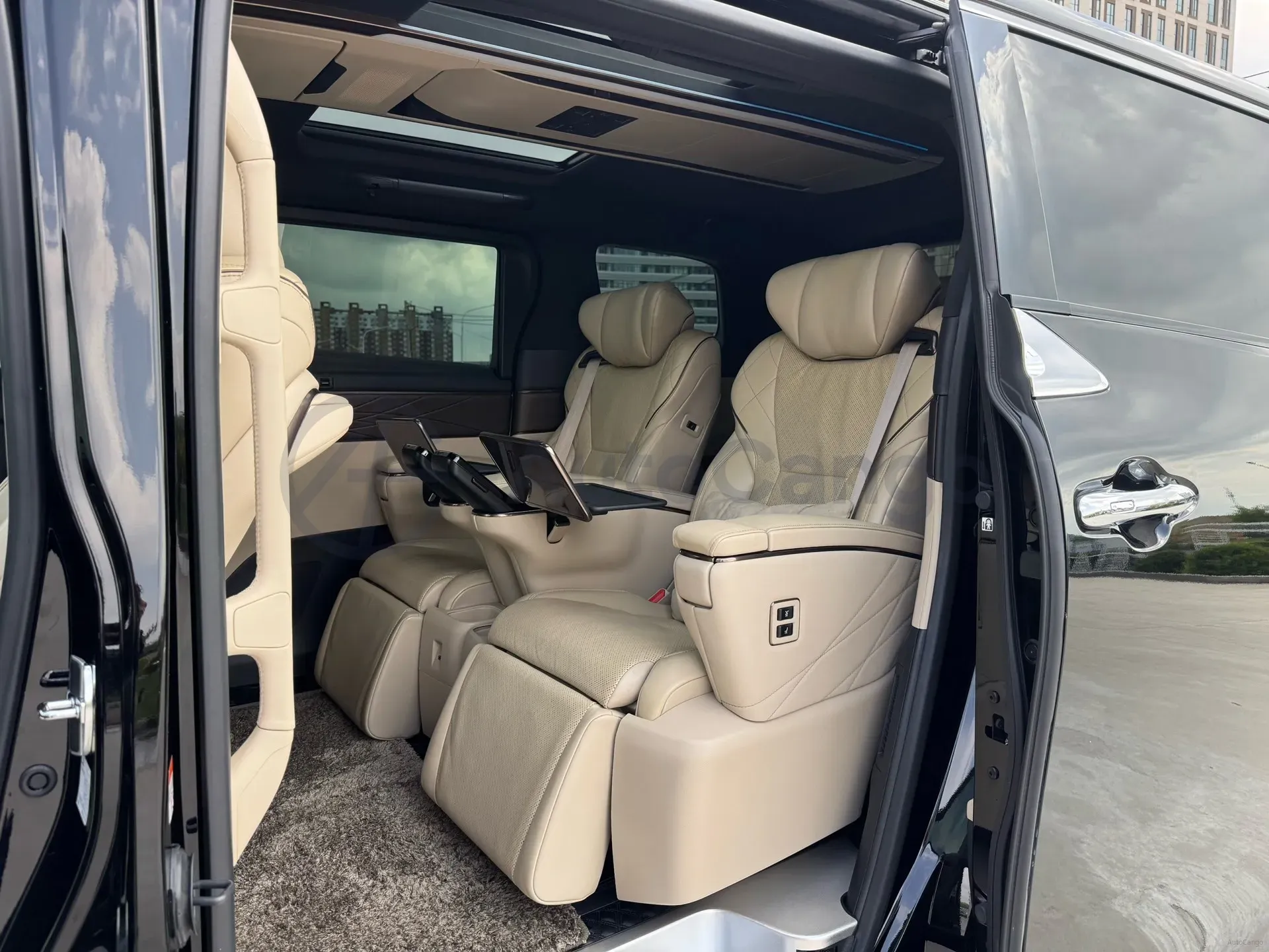 2024 Toyota Vellfire 2.5L 190HP L4 E-CVT Hybrid,autocango,china used car exporter,china ev exporter,chinese used car exporter,chinese used ev exporter