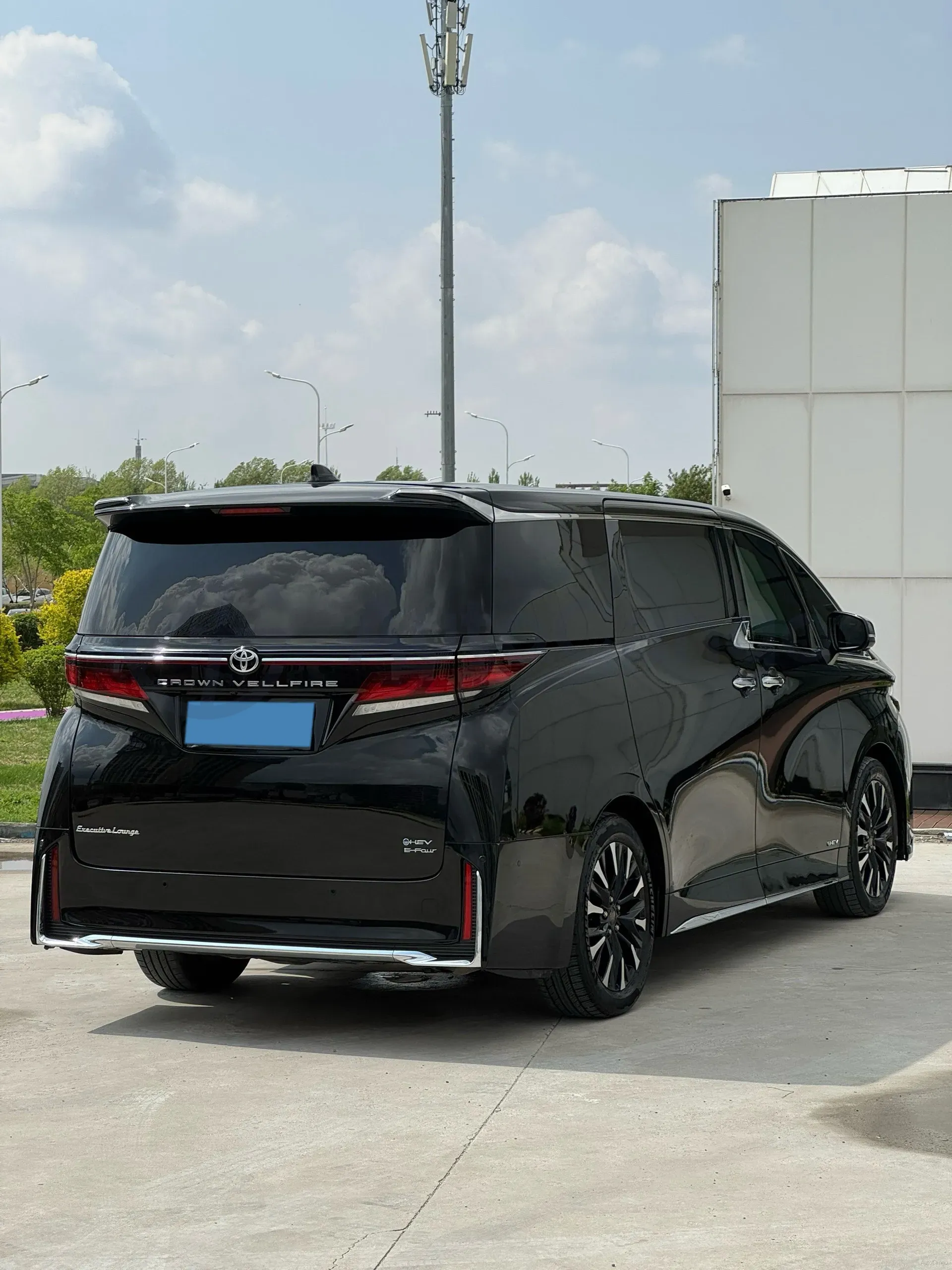 2024 Toyota Vellfire 2.5L 190HP L4 E-CVT Hybrid,autocango,china used car exporter,china ev exporter,chinese used car exporter,chinese used ev exporter