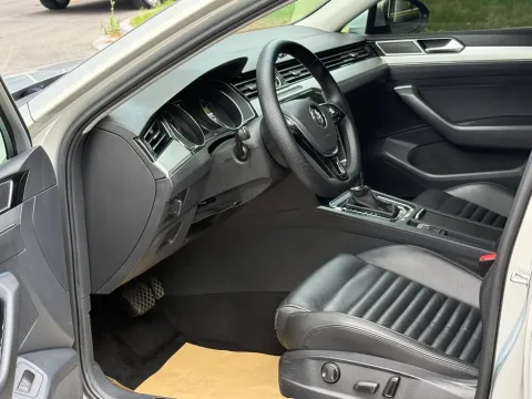 2019 Chevrolet Malibu XL 2.0T 241HP L4 9AT,autocango,china used car exporter,china ev exporter,chinese used car exporter,chinese used ev exporter