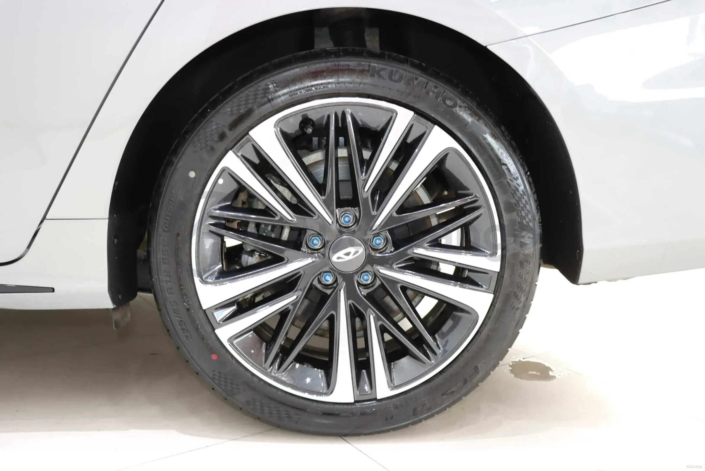 2024 Chery Arrizo 8 2.0T 254HP L4 7DCT,autocango,china used car exporter,china ev exporter,chinese used car exporter,chinese used ev exporter