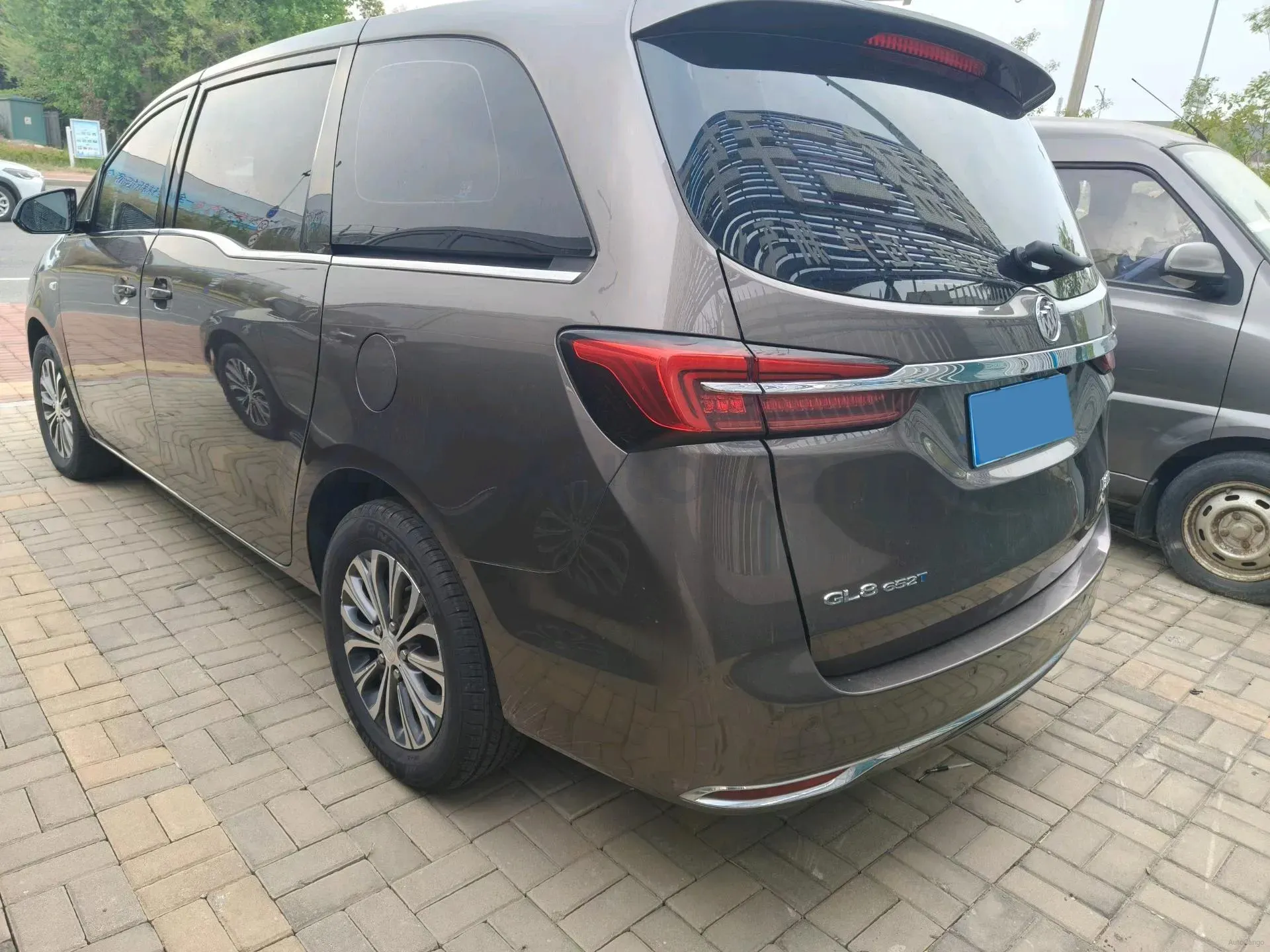 2022 Buick GL8 2.0T 237HP L4 9AT,autocango,china used car exporter,china ev exporter,chinese used car exporter,chinese used ev exporter
