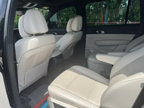 2021 Li ONE Range Extended 131HP REEV 40.5KWH,autocango,china used car exporter,china ev exporter,chinese used car exporter,chinese used ev exporter