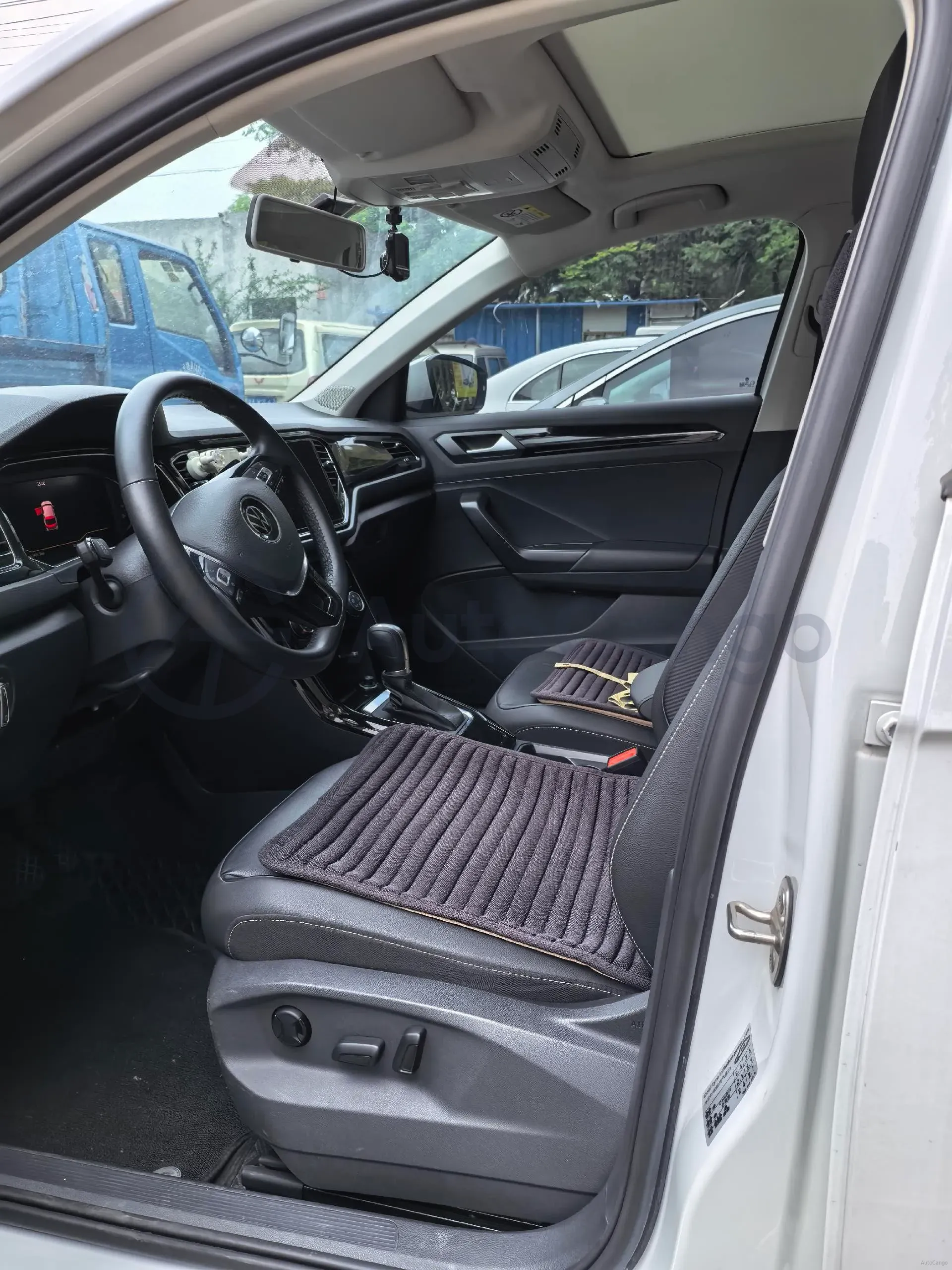 2022 Volkswagen T-Roc 1.4T 150HP L4 7DCT,autocango,china used car exporter,china ev exporter,chinese used car exporter,chinese used ev exporter