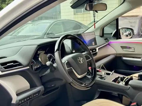 2023 Toyota Sienna 2.5L 189HP L4 E-CVT Hybrid