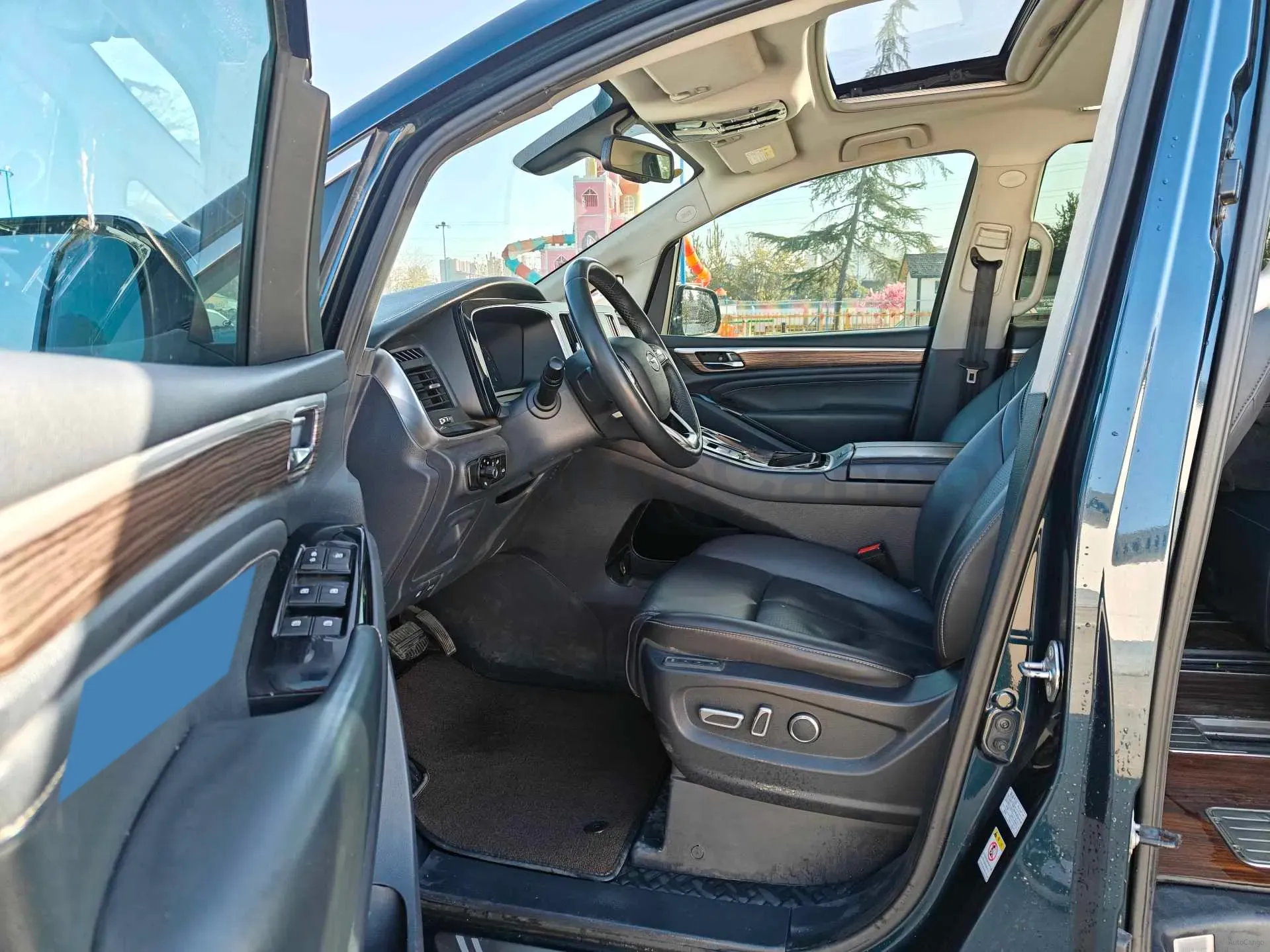 2021 GAC Trumpchi M8 2.0T 252HP L4 8AT,autocango,china used car exporter,china ev exporter,chinese used car exporter,chinese used ev exporter