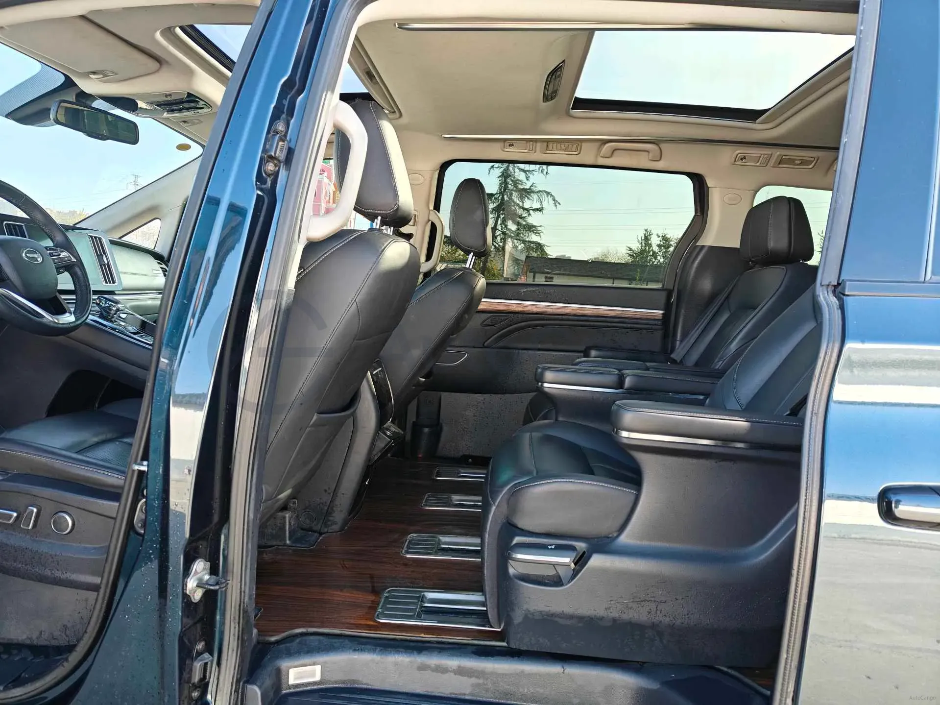 2021 GAC Trumpchi M8 2.0T 252HP L4 8AT,autocango,china used car exporter,china ev exporter,chinese used car exporter,chinese used ev exporter