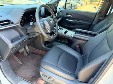 2024 Toyota Sienna 2.5L 189HP L4 E-CVT Hybrid,autocango,china used car exporter,china ev exporter,chinese used car exporter,chinese used ev exporter