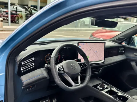 2024 Volkswagen Tiguan L 2.0T 220HP L4 7DCT,autocango,china used car exporter,china ev exporter,chinese used car exporter,chinese used ev exporter