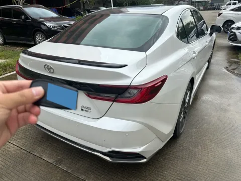 2024 Toyota Camry 2.0L 152HP L4 E-CVT Hybrid