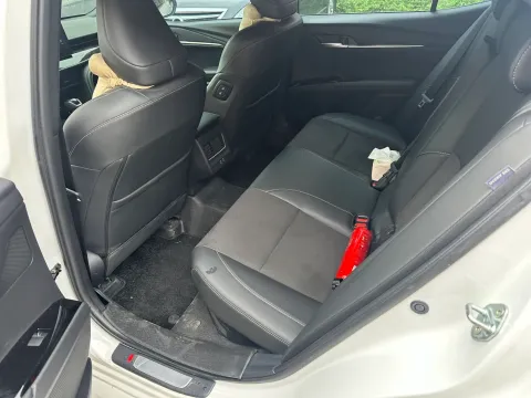 2024 Toyota Camry 2.0L 152HP L4 E-CVT Hybrid
