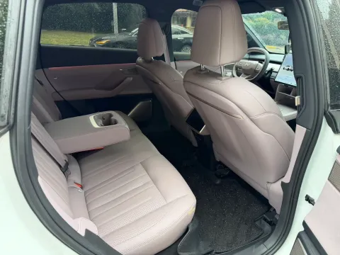 2025 ONVO L60 BEV