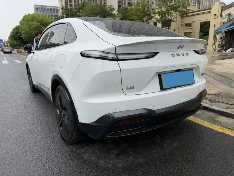 2025 ONVO L60 BEV