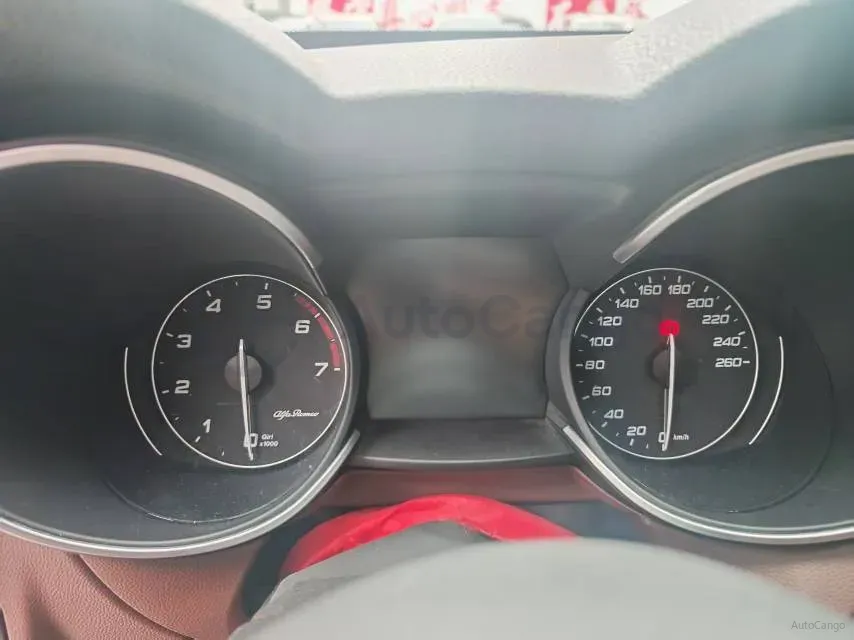 2017 Jaguar XE 2.0T 240HP L4 8AT,autocango,china used car exporter,china ev exporter,chinese used car exporter,chinese used ev exporter