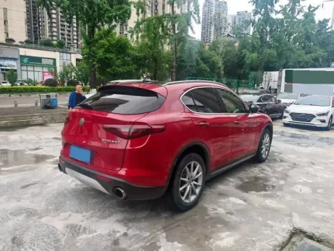 2017 Jaguar XE 2.0T 240HP L4 8AT