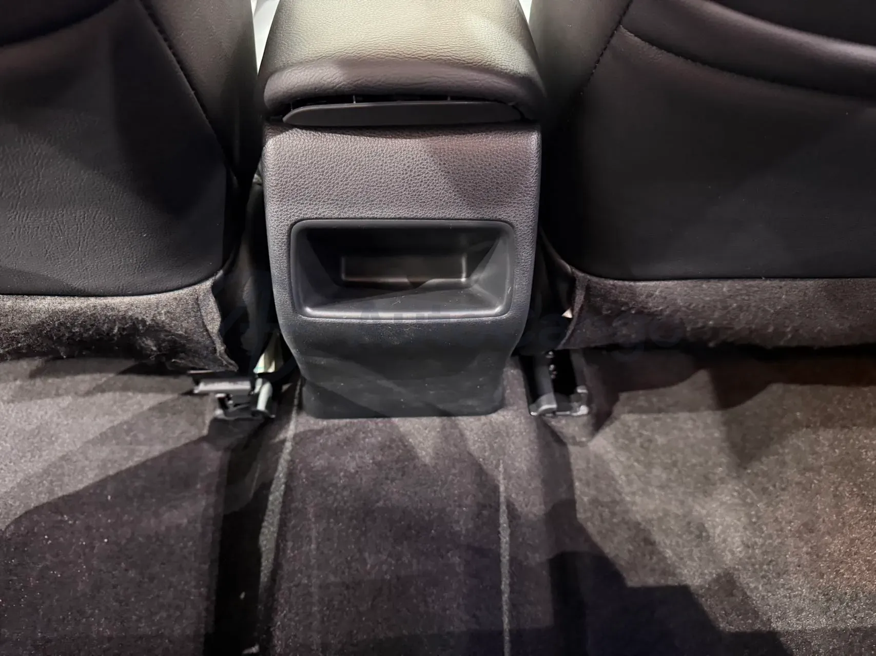 2021 Toyota Corolla 1.5L 121HP L3 CVT,autocango,china used car exporter,china ev exporter,chinese used car exporter,chinese used ev exporter