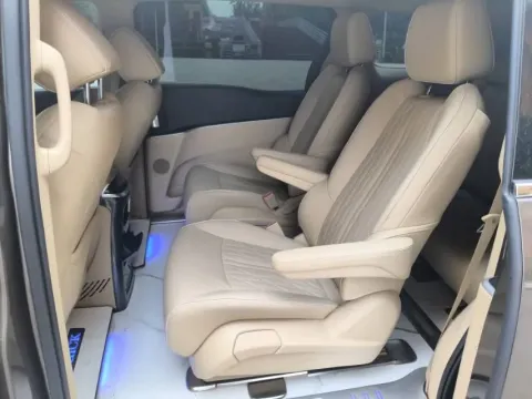 2023 Buick GL8 2.0T 237HP L4 9AT,autocango,china used car exporter,china ev exporter,chinese used car exporter,chinese used ev exporter