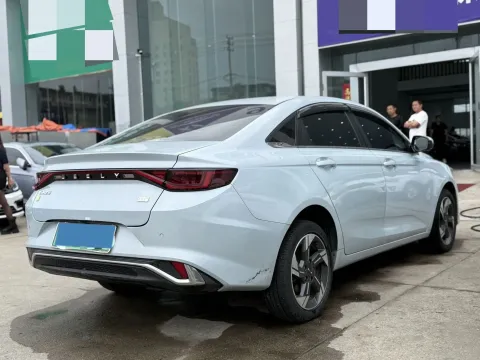 2022 Geely Emgrand L HiP 1.5T 181HP L4 3DHT PHEV 15.5KWH