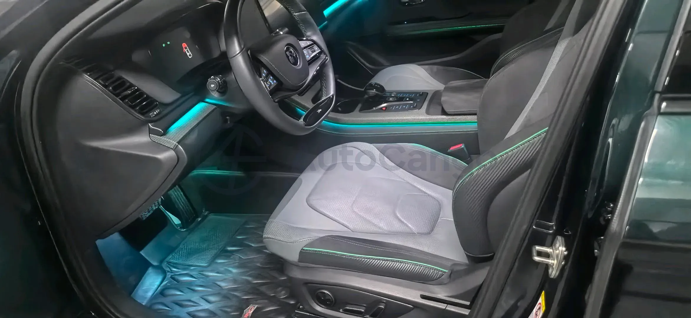 2022 Toyota Highlander 2.5L 192HP L4 E-CVT Hybrid,autocango,china used car exporter,china ev exporter,chinese used car exporter,chinese used ev exporter