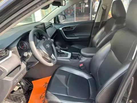 2021 Toyota RAV4 2.0L 171HP L4 CVT,autocango,china used car exporter,china ev exporter,chinese used car exporter,chinese used ev exporter