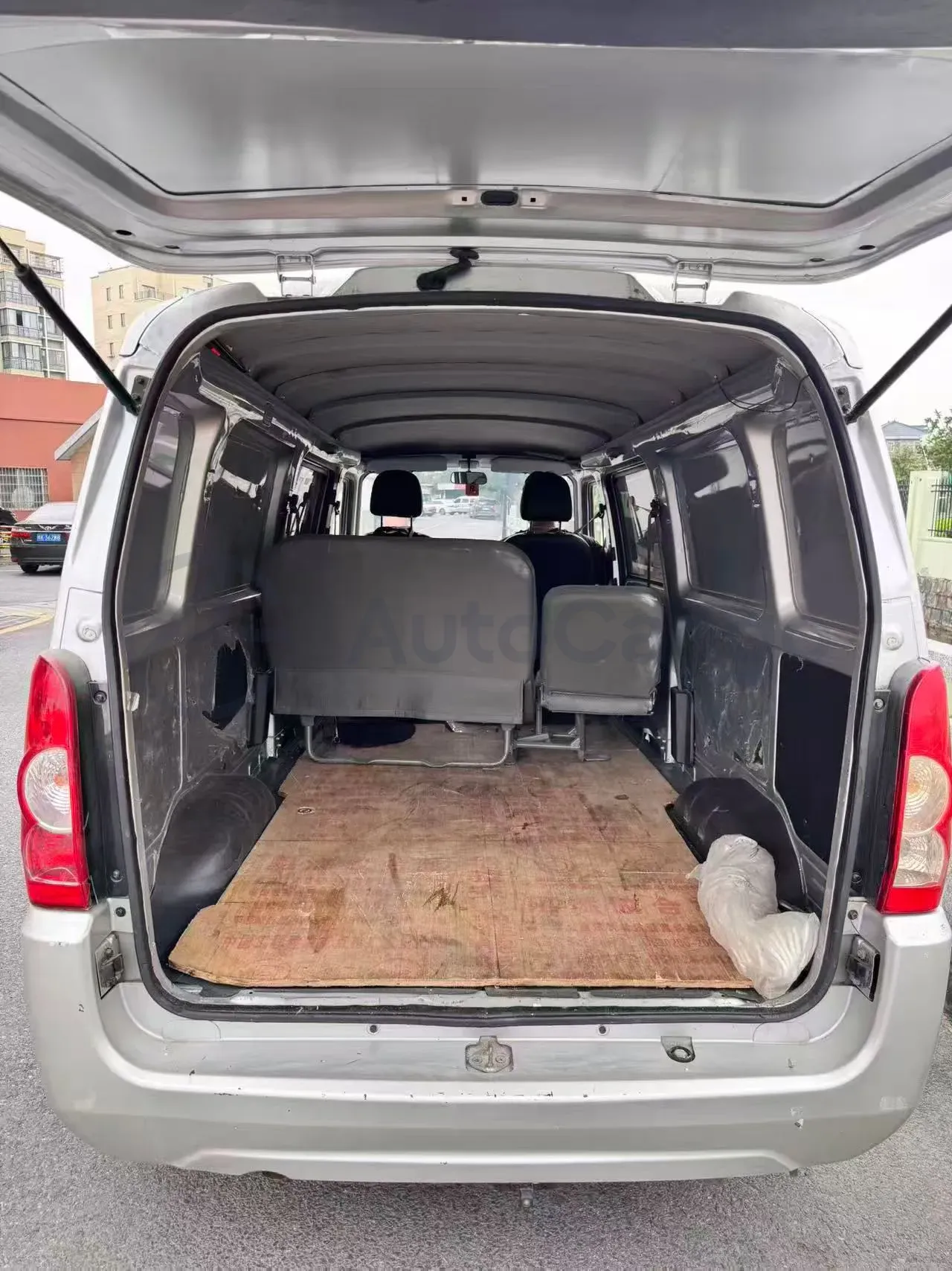 2021 WuLing RongGuang 1.5L 99HP L4 5MT,autocango,china used car exporter,china ev exporter,chinese used car exporter,chinese used ev exporter