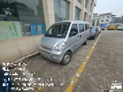 2021 WuLing RongGuang 1.5L 99HP L4 5MT,autocango,china used car exporter,china ev exporter,chinese used car exporter,chinese used ev exporter