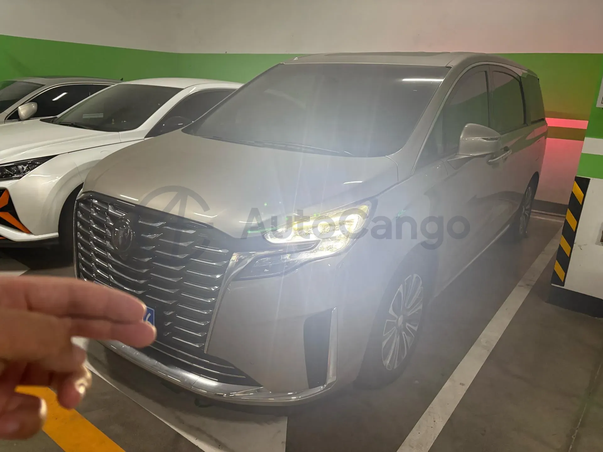 2023 Buick GL8 2.0T 237HP L4 9AT,autocango,china used car exporter,china ev exporter,chinese used car exporter,chinese used ev exporter