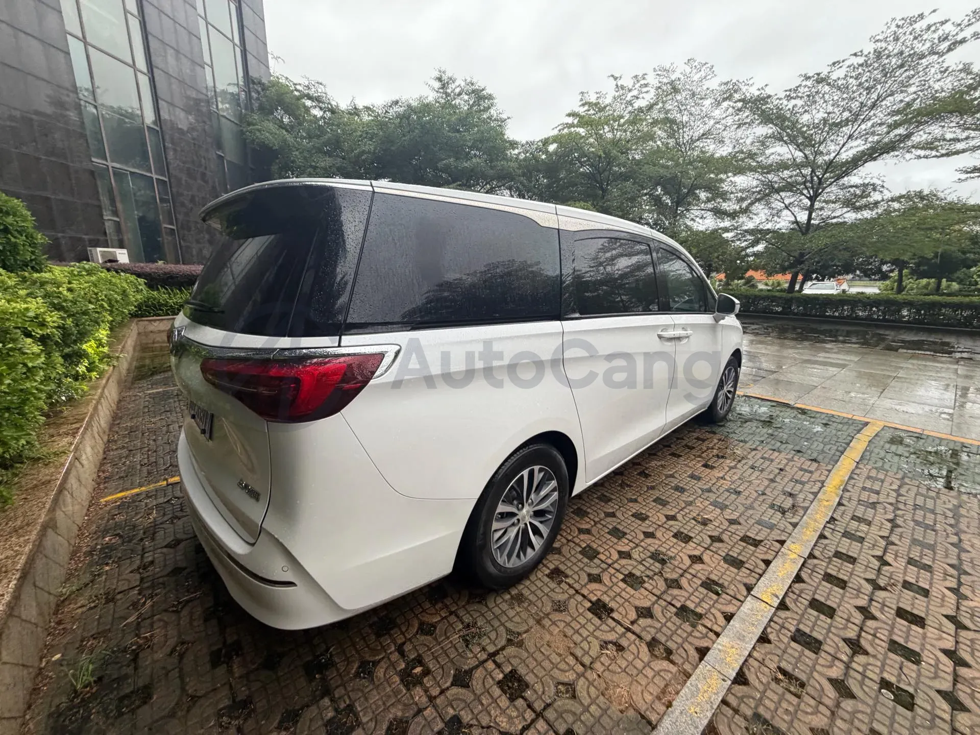 2022 Buick GL8 2.0T 237HP L4 9AT,autocango,china used car exporter,china ev exporter,chinese used car exporter,chinese used ev exporter