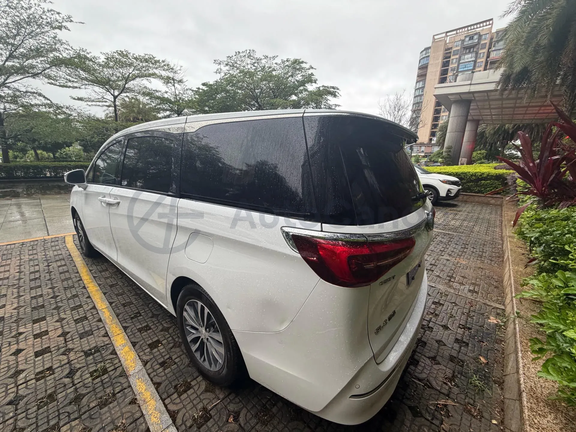 2022 Buick GL8 2.0T 237HP L4 9AT,autocango,china used car exporter,china ev exporter,chinese used car exporter,chinese used ev exporter