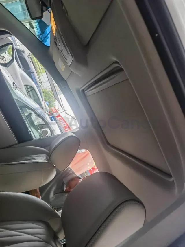 2022 Buick GL8 2.0T 237HP L4 9AT,autocango,china used car exporter,china ev exporter,chinese used car exporter,chinese used ev exporter