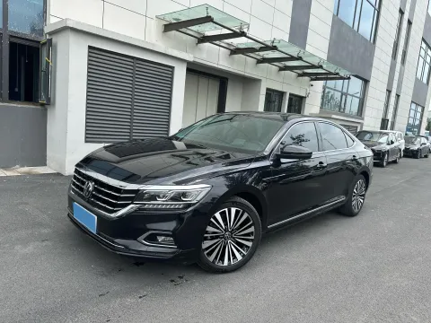 2020 VOLKSWAGEN PASSAT,autocango,china used car exporter,china ev exporter,chinese used car exporter,chinese used ev exporter