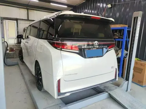 2024 Toyota Vellfire 2.5L 190HP L4 E-CVT Hybrid