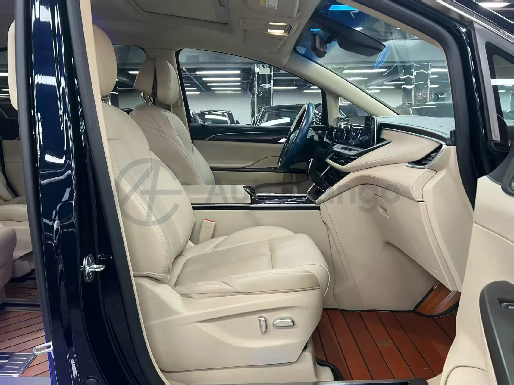 2023 Buick GL8 2.0T 237HP L4 9AT,autocango,china used car exporter,china ev exporter,chinese used car exporter,chinese used ev exporter