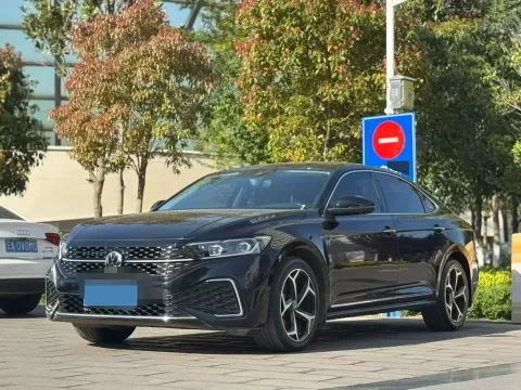2024 VOLKSWAGEN PASSAT,autocango,china used car exporter,china ev exporter,chinese used car exporter,chinese used ev exporter