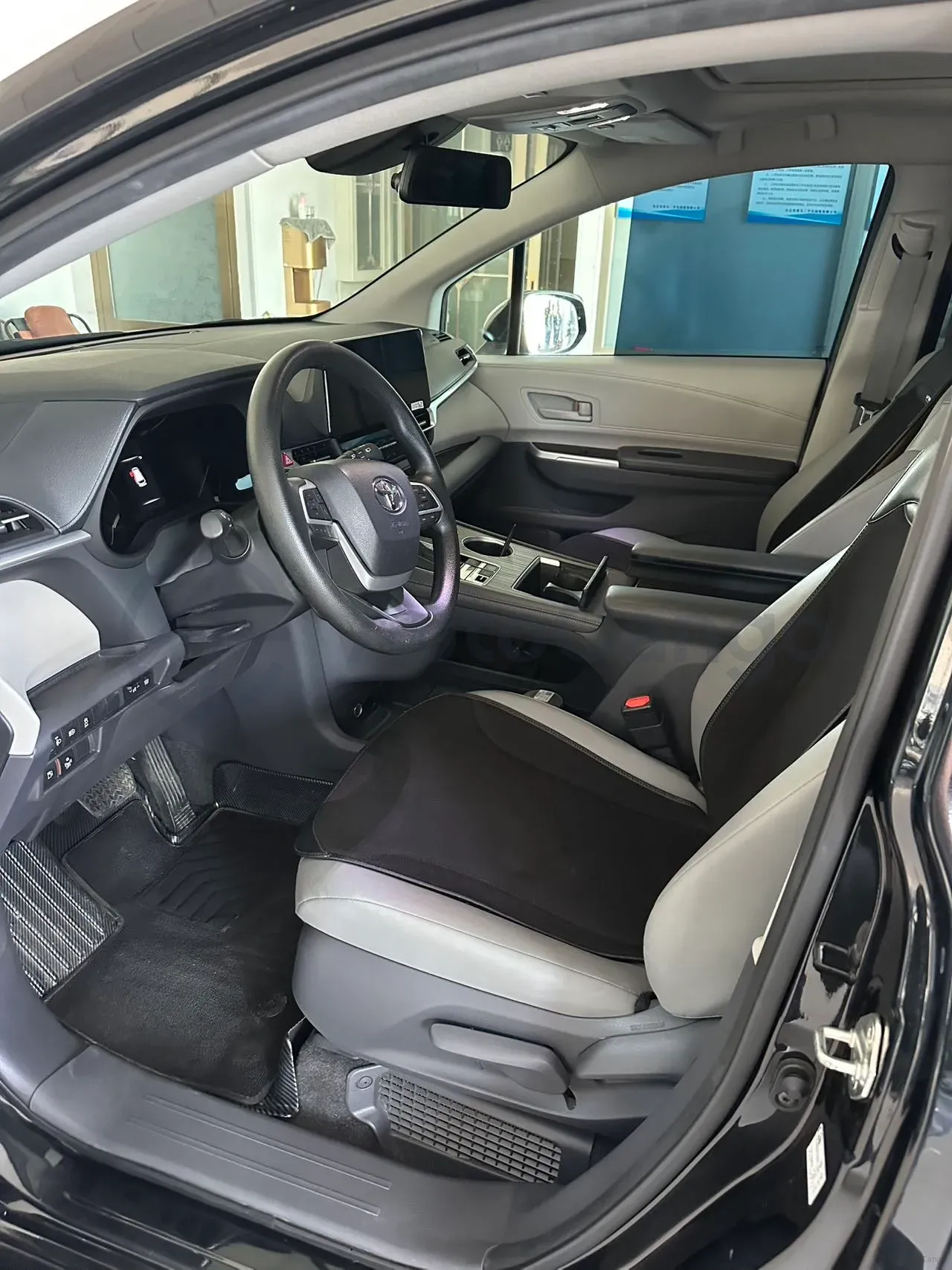 2024 Toyota Granvia 2.5L 189HP L4 E-CVT Hybrid,autocango,china used car exporter,china ev exporter,chinese used car exporter,chinese used ev exporter
