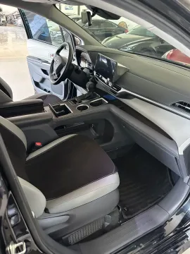 2024 Toyota Granvia 2.5L 189HP L4 E-CVT Hybrid