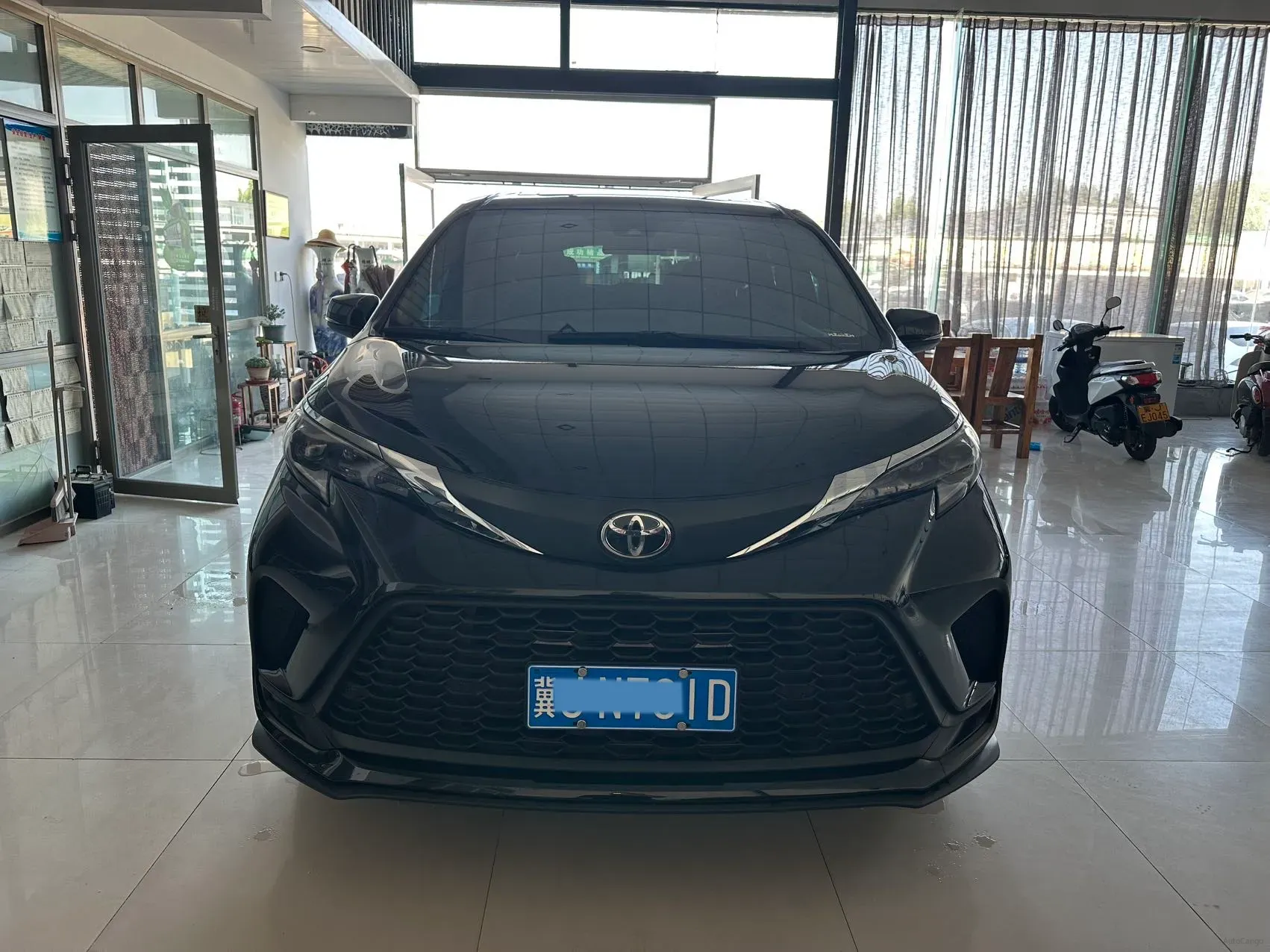2024 Toyota Granvia 2.5L 189HP L4 E-CVT Hybrid,autocango,china used car exporter,china ev exporter,chinese used car exporter,chinese used ev exporter