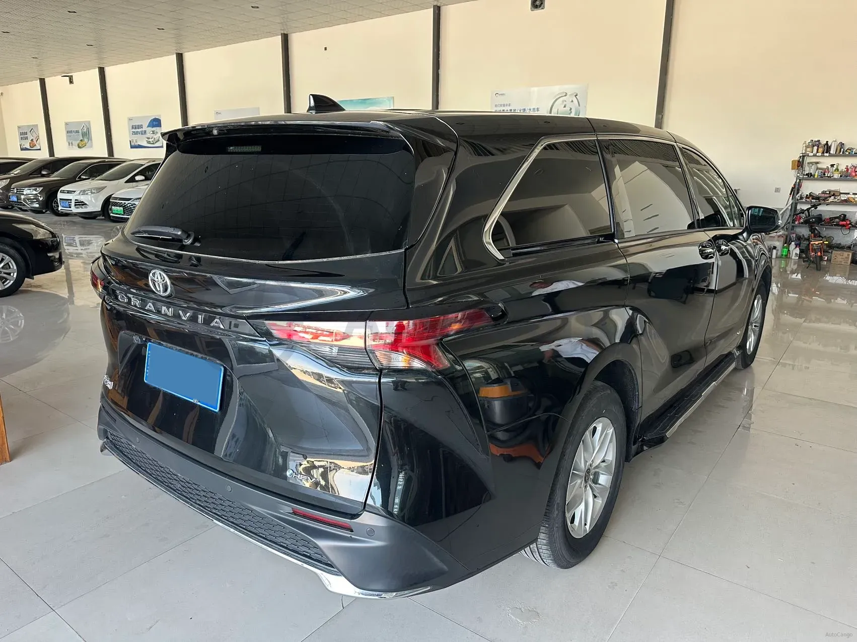 2024 Toyota Granvia 2.5L 189HP L4 E-CVT Hybrid,autocango,china used car exporter,china ev exporter,chinese used car exporter,chinese used ev exporter
