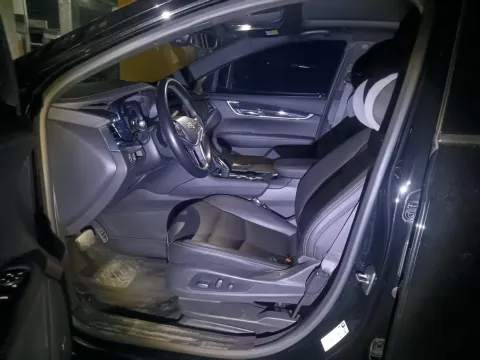 2021 Cadillac XT5 2.0T 237HP L4 9AT,autocango,china used car exporter,china ev exporter,chinese used car exporter,chinese used ev exporter