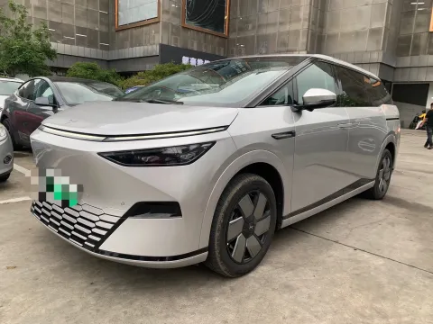 2024 XPENG X9,autocango,china used car exporter,china ev exporter,chinese used car exporter,chinese used ev exporter