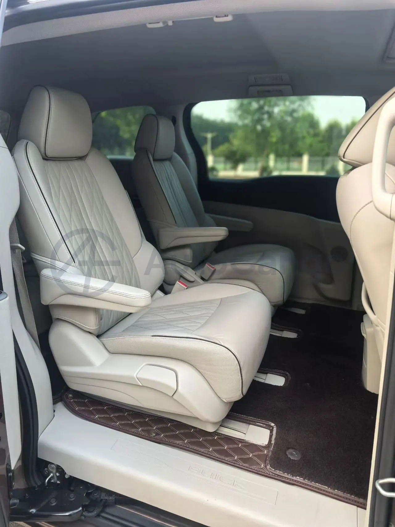 2022 Buick GL8 2.0T 237HP L4 9AT,autocango,china used car exporter,china ev exporter,chinese used car exporter,chinese used ev exporter