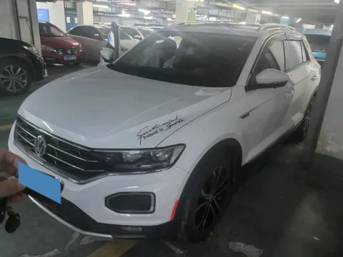 2020 VOLKSWAGEN T-ROC,autocango,china used car exporter,china ev exporter,chinese used car exporter,chinese used ev exporter