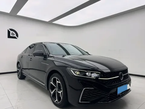 2024 Volkswagen Passat 2.0T 220HP L4 7DCT,autocango,china used car exporter,china ev exporter,chinese used car exporter,chinese used ev exporter