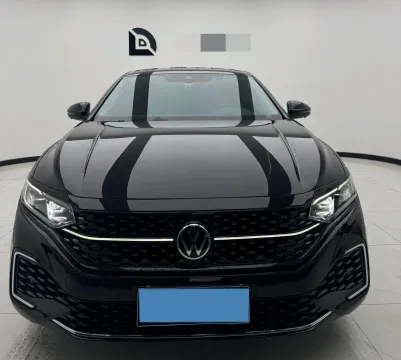 2024 Volkswagen Passat 2.0T 220HP L4 7DCT,autocango,china used car exporter,china ev exporter,chinese used car exporter,chinese used ev exporter