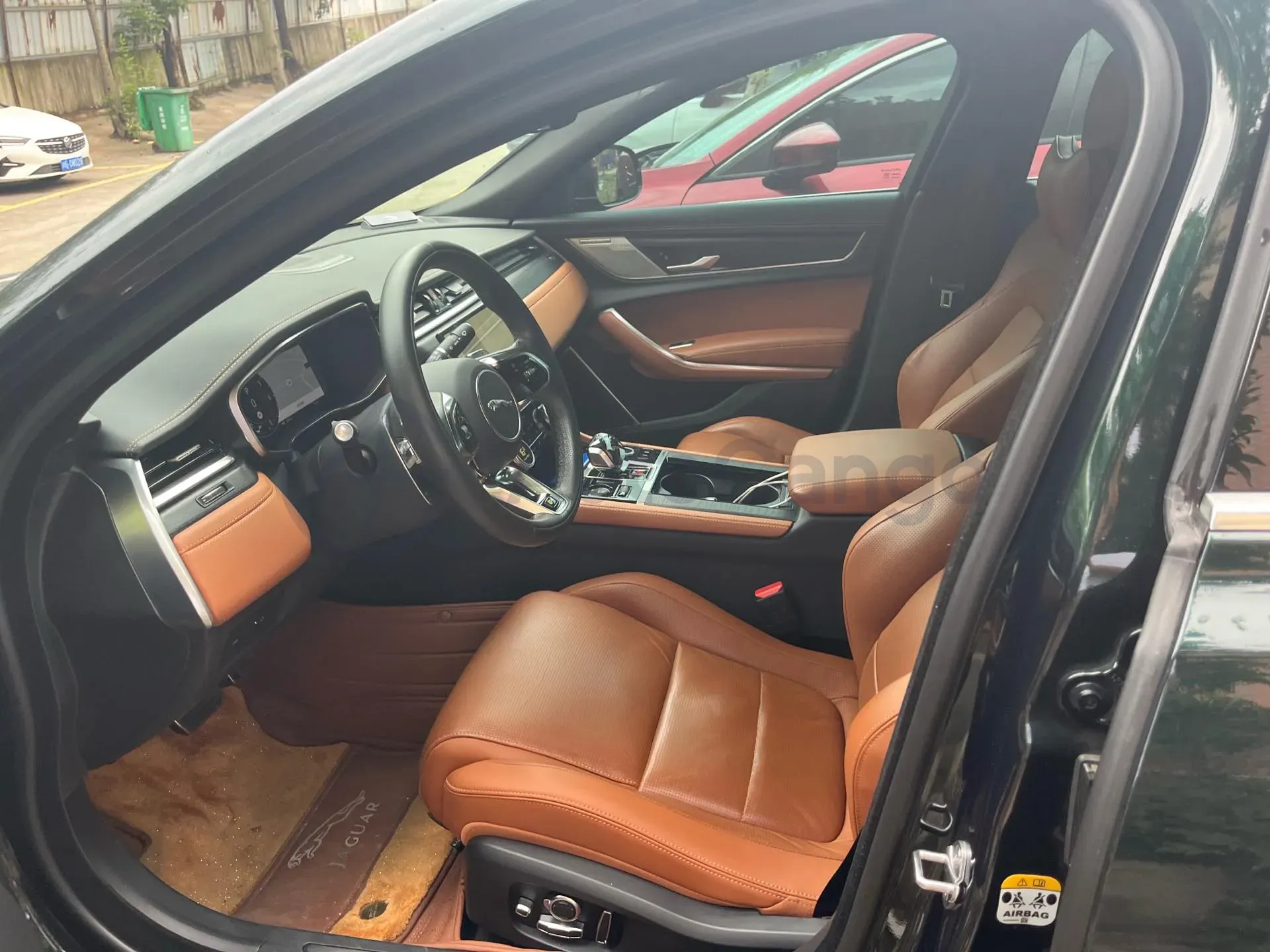 2023 Jaguar XFL 2.0T 300HP L4 8AT,autocango,china used car exporter,china ev exporter,chinese used car exporter,chinese used ev exporter