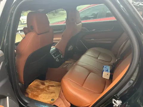 2023 Jaguar XFL 2.0T 300HP L4 8AT