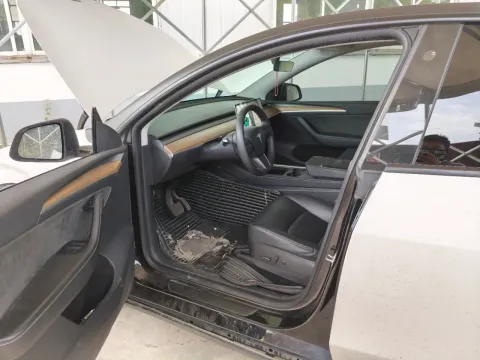 2021 Tesla Model Y BEV 60KWH