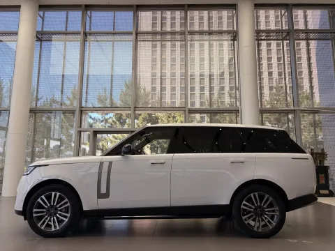 2024 Land Rover Range Rover 3.0T 400HP L6 8AT